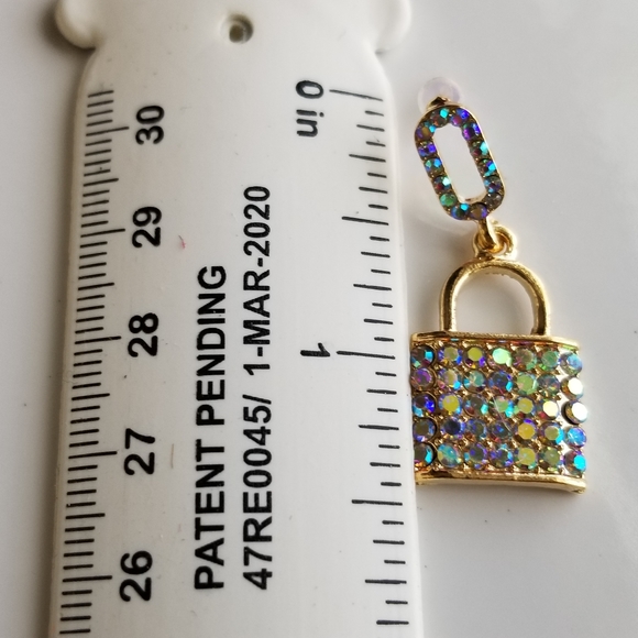 3/25🦋Rhinestone Iridescent Gold Trendy Lock Earrings New - Picture 2 of 4